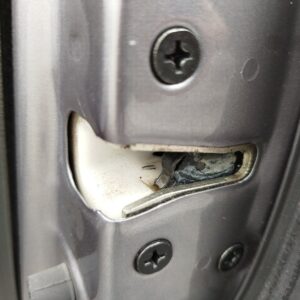 CERRADURA PUERTA DELANTERA DERECHA MAZDA 6 BERLINA