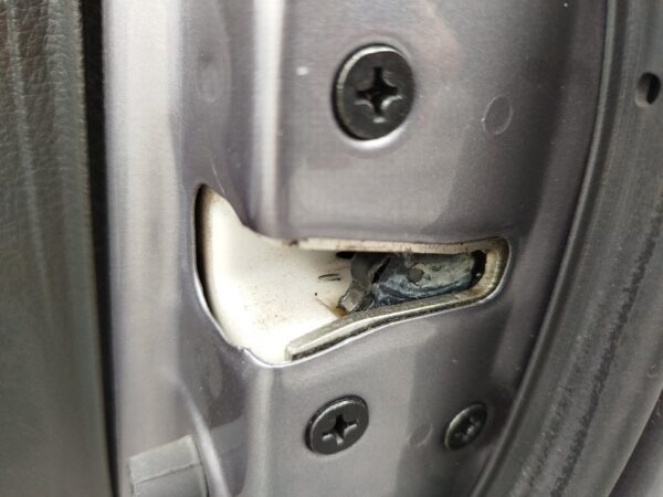 CERRADURA PUERTA DELANTERA DERECHA MAZDA 6 BERLINA