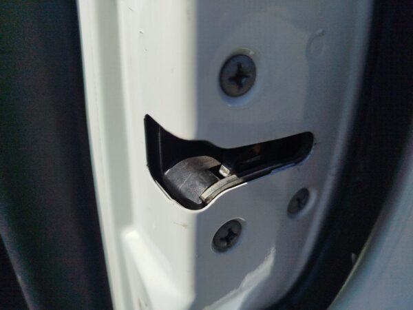 CERRADURA PUERTA DELANTERA DERECHA NISSAN QASHQAI