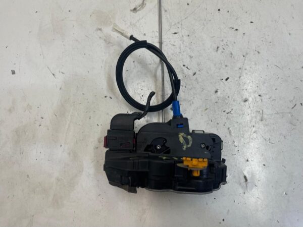 CERRADURA PUERTA DELANTERA DERECHA OPEL ASTRA J LIM.