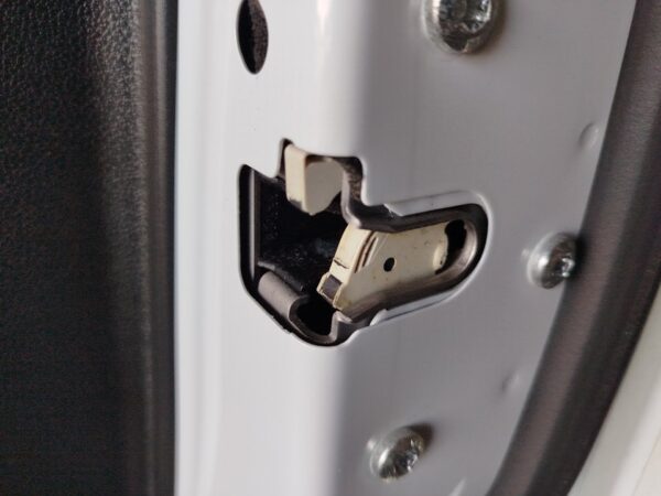 CERRADURA PUERTA DELANTERA DERECHA OPEL MERIVA B
