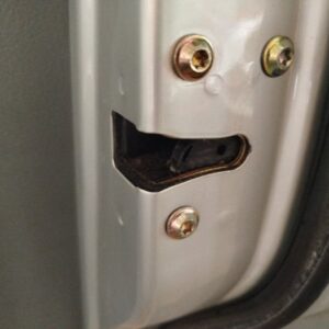 CERRADURA PUERTA DELANTERA DERECHA SSANGYONG RODIUS