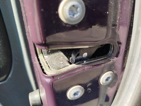 CERRADURA PUERTA DELANTERA DERECHA TOYOTA VERSO
