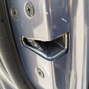 CERRADURA PUERTA DELANTERA IZQUIERDA  MAZDA 5 BERL.