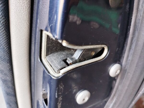 CERRADURA PUERTA TRASERA DERECHA  BMW SERIE 3 BERLINA