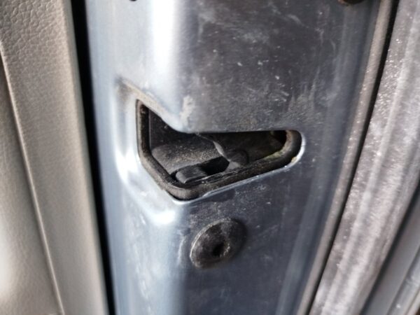 CERRADURA PUERTA TRASERA DERECHA  VOLKSWAGEN PASSAT BERLINA