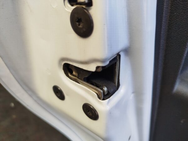 CERRADURA PUERTA TRASERA IZQUIERDA  DACIA SANDERO