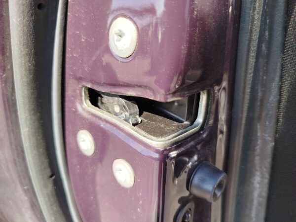 CERRADURA PUERTA TRASERA IZQUIERDA  TOYOTA VERSO
