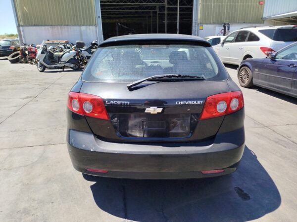 PILOTO TRASERO IZQUIERDO INTERIOR CHEVROLET LACETTI - Imagen 5