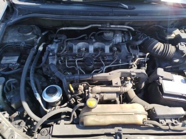 CONDENSADOR / RADIADOR  AIRE ACONDICIONADO TOYOTA AVENSIS BERLINA
