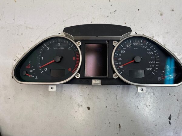 CUADRO INSTRUMENTOS AUDI A6 BERLINA