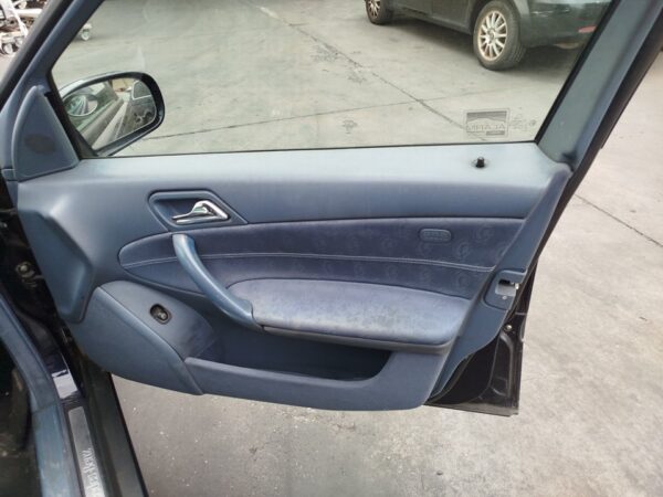 ELEVALUNAS DELANTERO DERECHO MERCEDES CLASE C  BERLINA