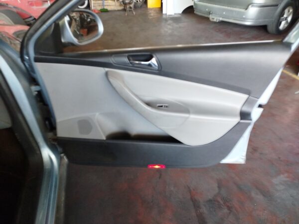 ELEVALUNAS DELANTERO DERECHO VOLKSWAGEN PASSAT BERLINA