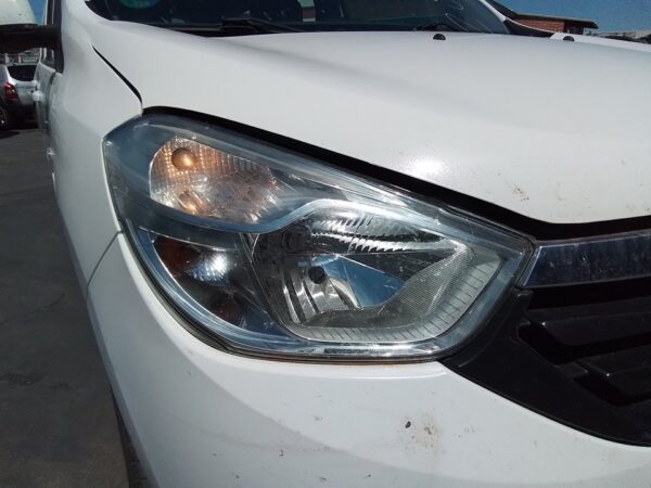 FARO DERECHO DACIA LODGY