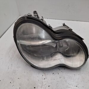 FARO DERECHO MERCEDES CLASE C  BERLINA