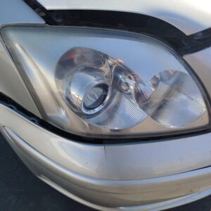 FARO DERECHO TOYOTA AVENSIS BERLINA