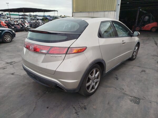 PILOTO TRASERO DERECHO HONDA CIVIC BERLINA 5 - Imagen 4