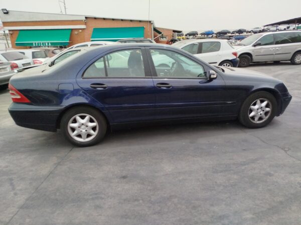 PARAGOLPES TRASERO MERCEDES CLASE C  BERLINA - Imagen 5