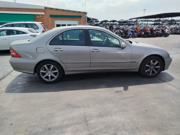 ALETA DELANTERA IZQUIERDA MERCEDES CLASE C  BERLINA - Imagen 3