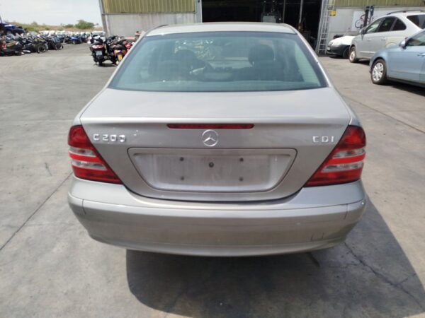 ALETA DELANTERA IZQUIERDA MERCEDES CLASE C  BERLINA - Imagen 5