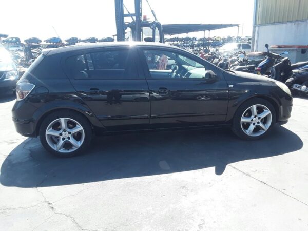 CAJA RELES / FUSIBLES OPEL ASTRA H BER. - Imagen 9