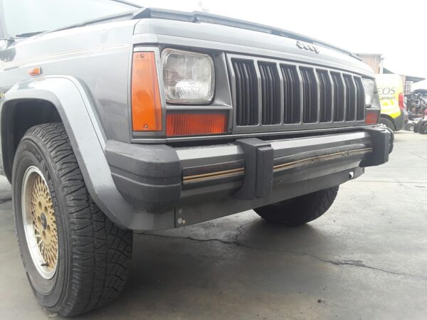 PARAGOLPES DELANTERO JEEP CHEROKEE