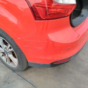 PARAGOLPES TRASERO FORD FOCUS LIM.