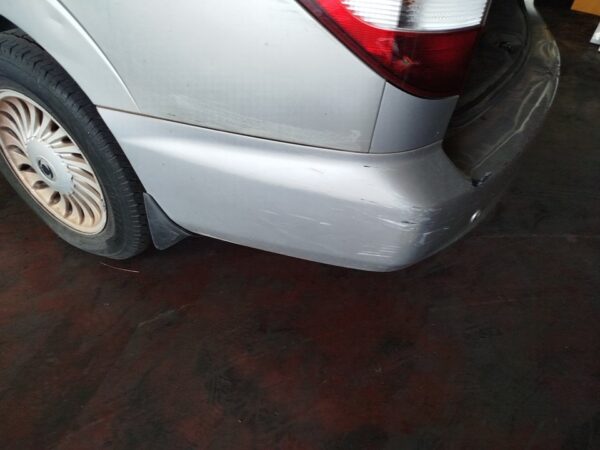 PARAGOLPES TRASERO SSANGYONG RODIUS - Imagen 2