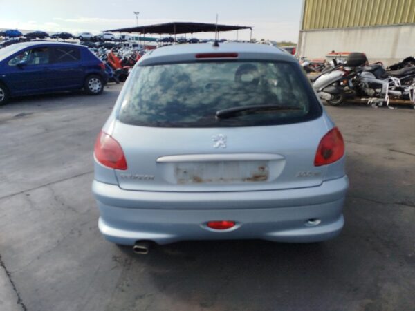 CAJA RELES / FUSIBLES PEUGEOT 206 BERLINA - Imagen 6