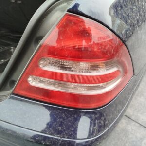 PILOTO TRASERO DERECHO MERCEDES CLASE C  BERLINA