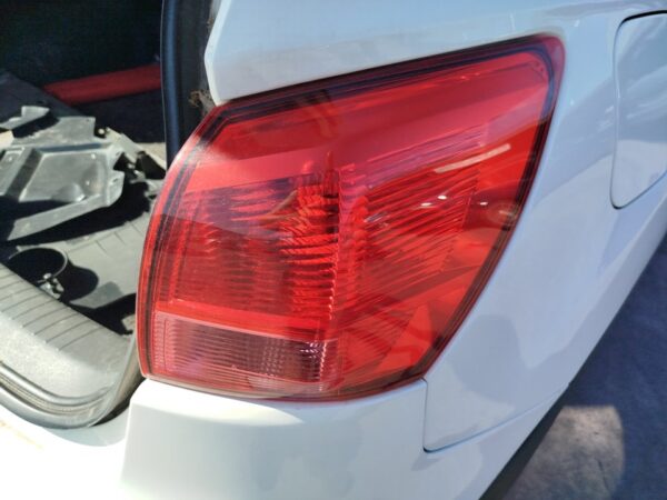 PILOTO TRASERO DERECHO NISSAN QASHQAI