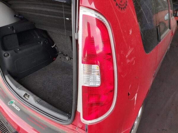 PILOTO TRASERO DERECHO SKODA ROOMSTER
