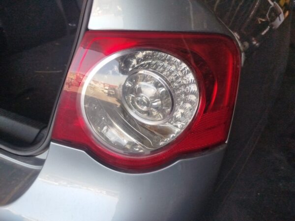 PILOTO TRASERO DERECHO VOLKSWAGEN PASSAT BERLINA