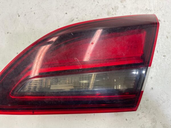 PILOTO TRASERO DERECHO INTERIOR OPEL ASTRA J LIM.