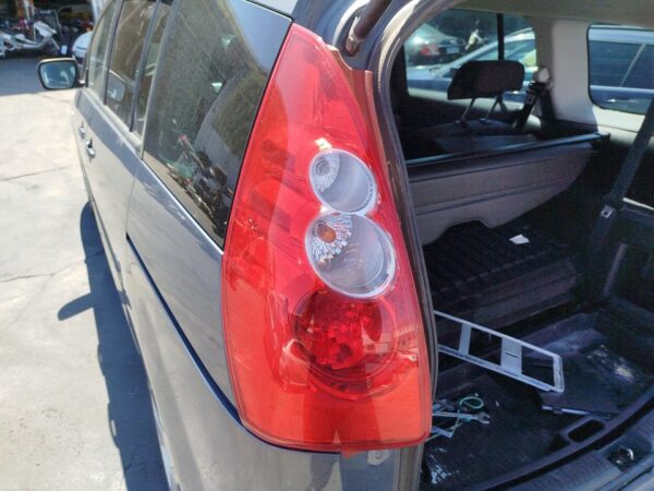 PILOTO TRASERO IZQUIERDO MAZDA 5 BERL.