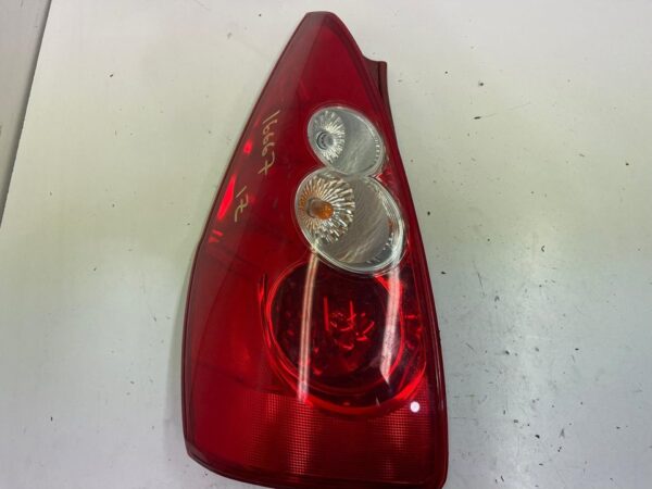 PILOTO TRASERO IZQUIERDO MAZDA 5 BERL.