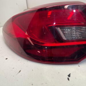 PILOTO TRASERO IZQUIERDO OPEL ASTRA J LIM.