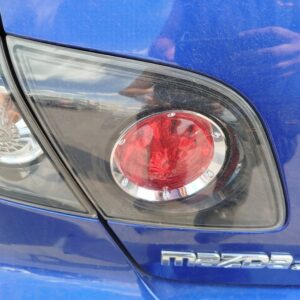 PILOTO TRASERO IZQUIERDO INTERIOR MAZDA 3 BERLINA