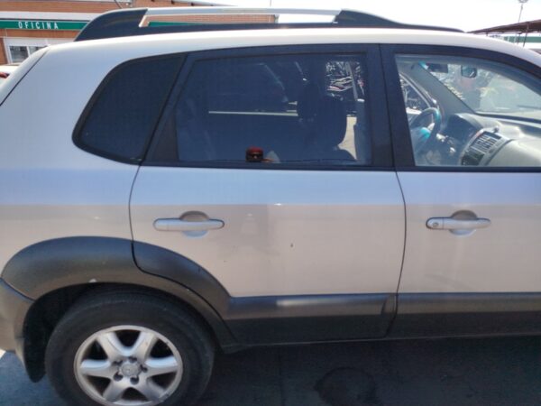 PUERTA TRASERA DERECHA HYUNDAI TUCSON