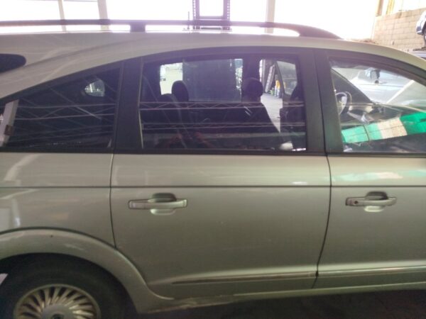 PUERTA TRASERA DERECHA SSANGYONG RODIUS