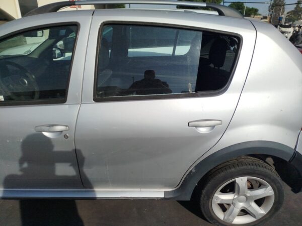 PUERTA TRASERA IZQUIERDA DACIA SANDERO
