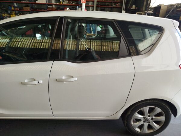 PUERTA TRASERA IZQUIERDA OPEL MERIVA B