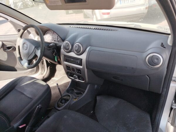 SALPICADERO DACIA SANDERO - Imagen 2