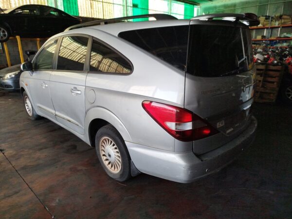 ALETA DELANTERA DERECHA SSANGYONG RODIUS - Imagen 9