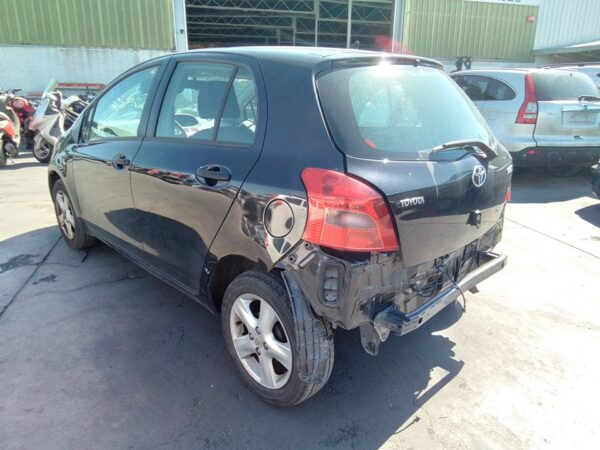 CERRADURA MALETERO / PORTON TOYOTA YARIS - Imagen 9