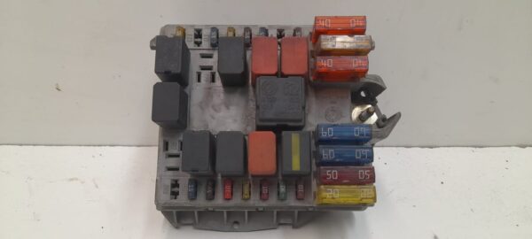 CAJA RELES / FUSIBLES CHRYSLER VOYAGER