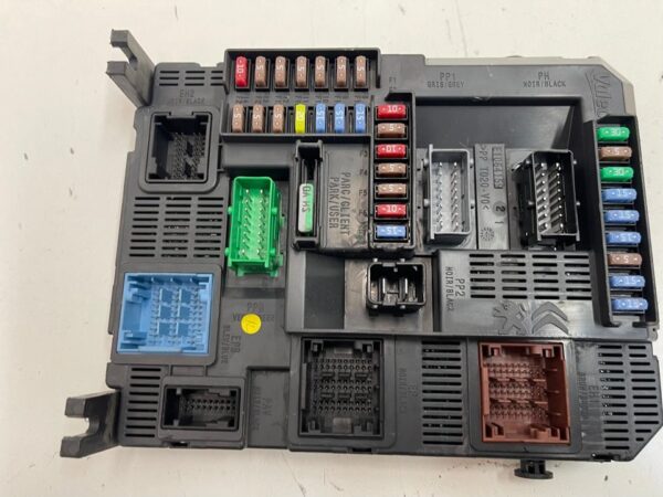 CAJA RELES / FUSIBLES CITROEN C4 PICASSO