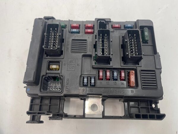 CAJA RELES / FUSIBLES CITROEN C5 BERLINA