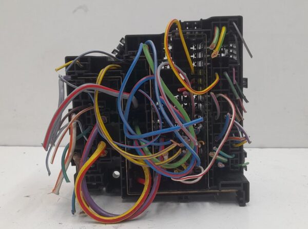 CAJA RELES / FUSIBLES FORD FIESTA - Imagen 3