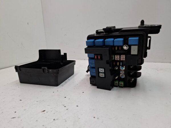 CAJA RELES / FUSIBLES HYUNDAI I30CW - Imagen 4